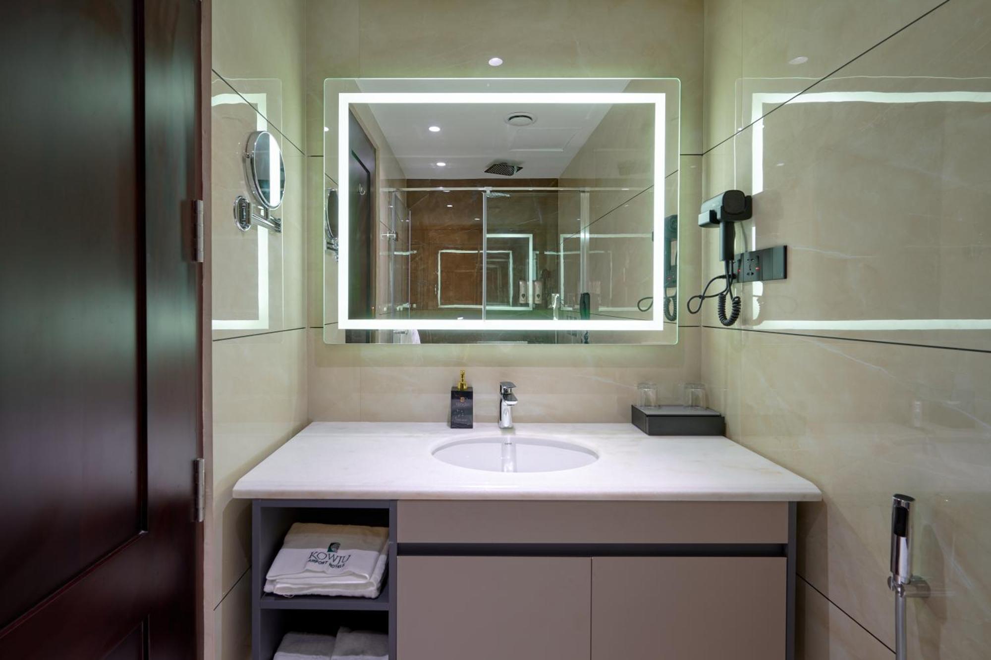 Kowju Airport Hotel Calicut Kondotty ภายนอก รูปภาพ